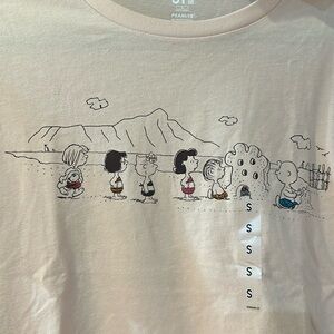 Uniqlo - PEANUTS HAWAII t shirt NWT